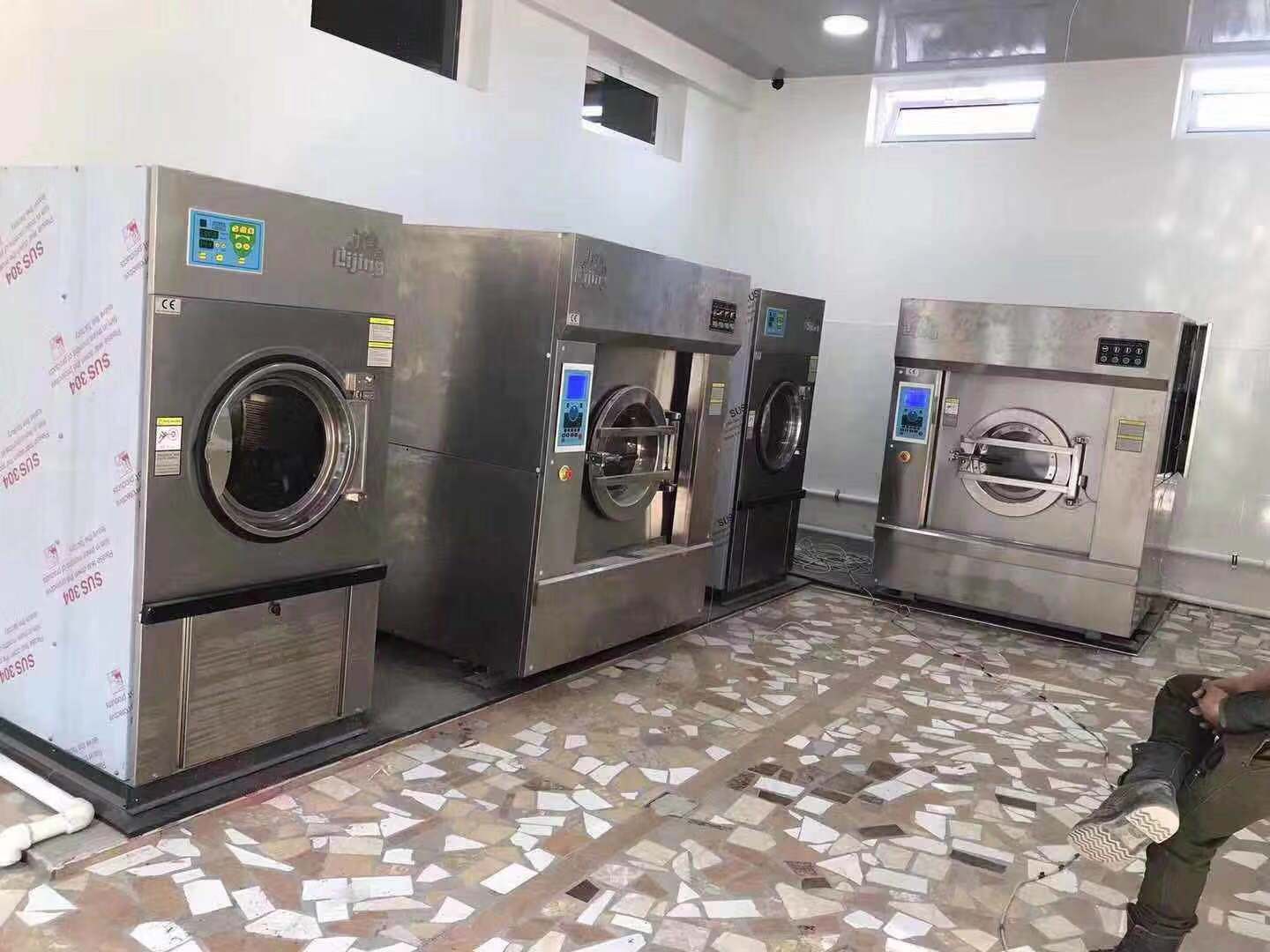 �V������